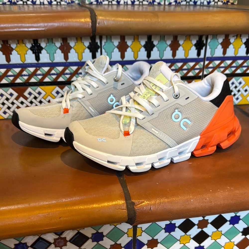 On Running Women’s Sneakers 👟 Lightly Worn